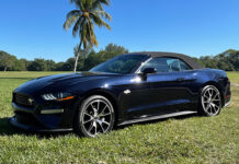 ford-mustang-ecoboost-convertible-high-performance-2022.jpg